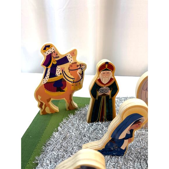 Wooden Nativity Play Set Melissa & Doug Christian Play (no stable) Figures Only - Picture 2 of 7